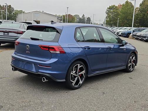 2025 Volkswagen Golf GTI 2.0T SE