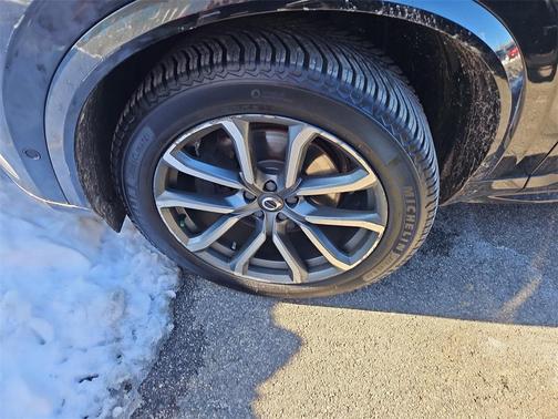 2019 Volvo XC90 T6 Momentum