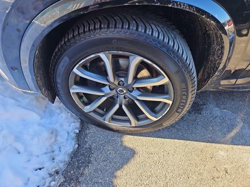 2019 Volvo XC90 T6 Momentum