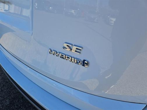 2018 Toyota RAV4 Hybrid SE