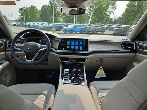2025 Volkswagen Atlas 2.0T SE