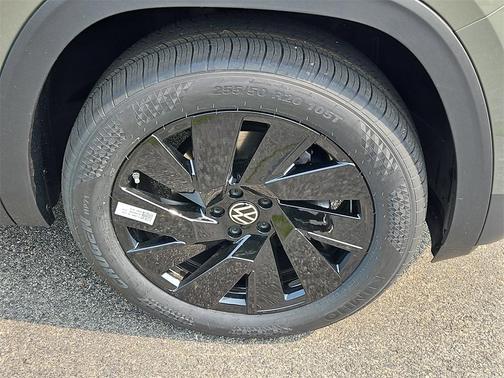 2025 Volkswagen Atlas 2.0T SE