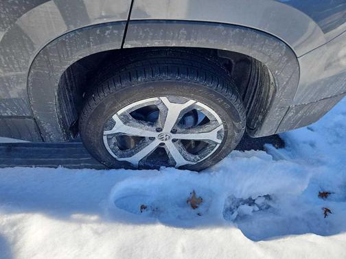 2025 Volkswagen Tiguan 2.0T SE