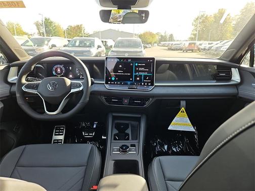 2025 Volkswagen Tiguan 2.0T SE R-Line Black