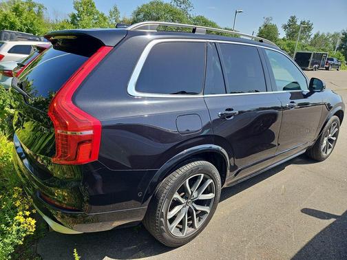 Onyx Black Metallic 2018 Volvo XC90 T5 Momentum