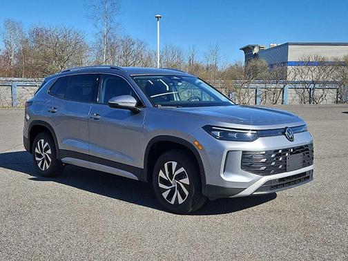 Pyrite 2026 Volkswagen Tiguan 2.0T S