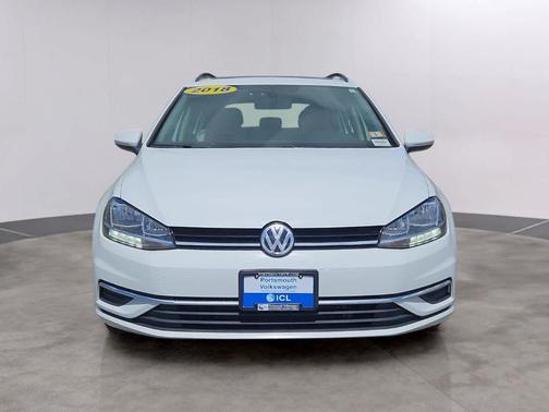 Pure White 2018 Volkswagen Golf SportWagen TSI SE