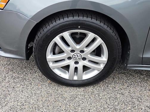 Platinum Gray Metallic 2018 Volkswagen Jetta 1.4T S