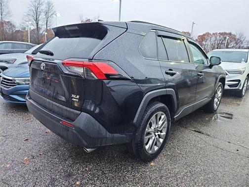 2024 Toyota RAV4 XLE Premium