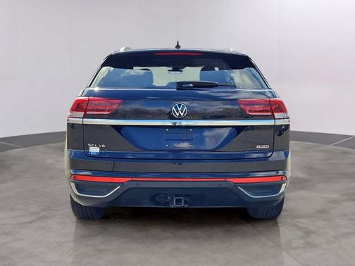 Deep Black Pearl Effect 2021 Volkswagen Atlas Cross Sport 3.6L V6 SEL