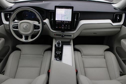 Crystal White 2026 Volvo XC60 Plug-In Hybrid T8 Ultra