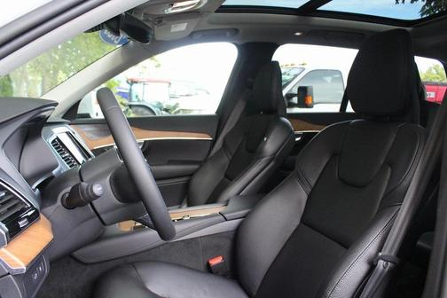 2023 Volvo XC90 Recharge Plug-In Hybrid T8 Plus 6 Passenger