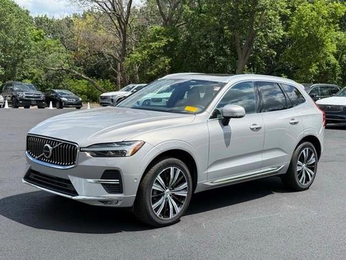 2022 Volvo XC60 B5 Inscription