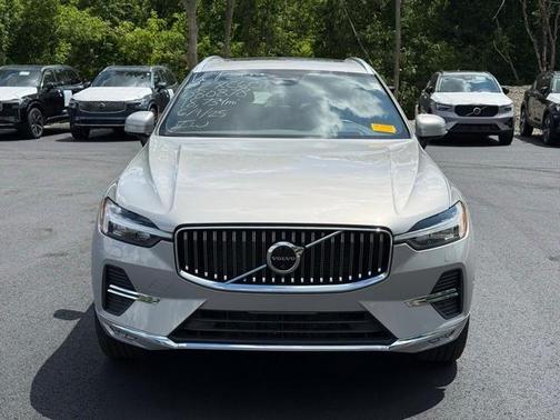2022 Volvo XC60 B5 Inscription