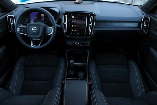 2023 Volvo XC40 Recharge Pure Electric Twin Plus