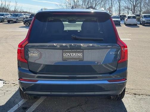 2024 Volvo XC90 B6 Ultimate Bright Theme 7-Seater