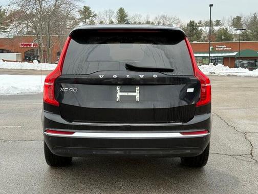 2024 Volvo XC90 Recharge Plug-In Hybrid T8 Plus 6 Passenger