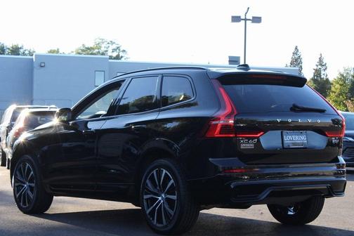 2025 Volvo XC60 B5 Plus