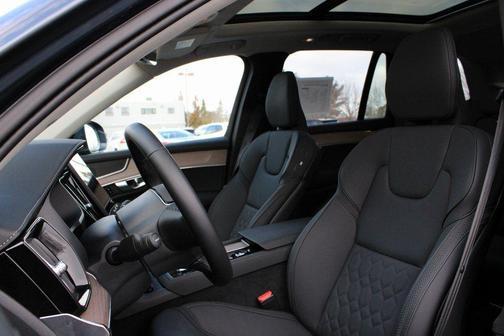 2025 Volvo XC90 B6 Plus 7-Seater