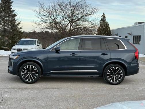 2025 Volvo XC90 B6 Plus 7-Seater