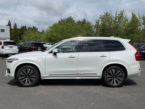 Crystal White Metallic 2025 Volvo XC90 Plug-In Hybrid T8 Plus 7-Seater