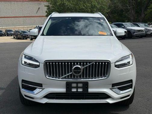 Crystal White Metallic 2025 Volvo XC90 Plug-In Hybrid T8 Plus 7-Seater