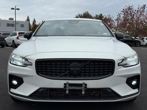 2024 Volvo S60 B5 Plus Black Edition