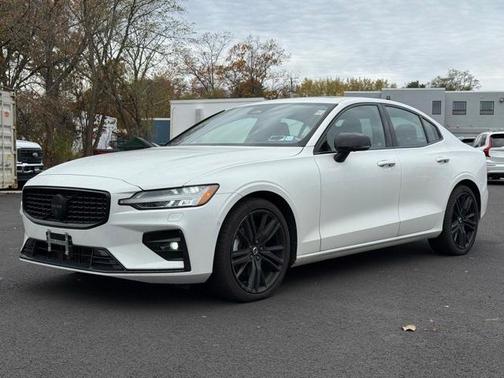 2024 Volvo S60 B5 Plus Black Edition