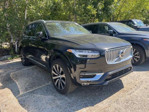 2025 Volvo XC90 B5 Core