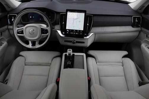 2026 Volvo XC90 B6 Ultra Dark Theme 7-Seater