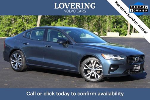 2022 Volvo S60 B5 R-Design