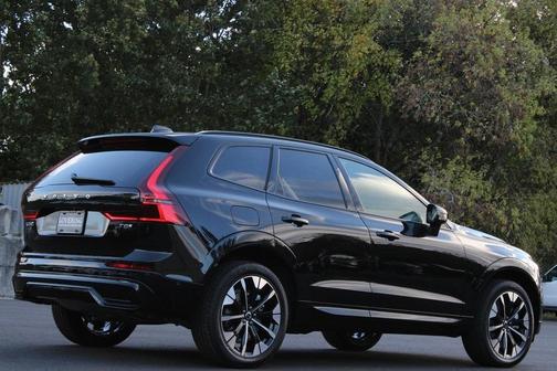 2026 Volvo XC60 Plug-In Hybrid T8 Plus