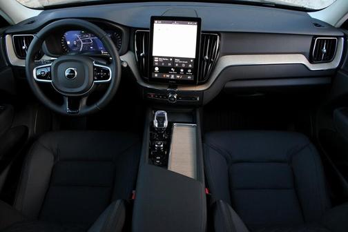 2026 Volvo XC60 Plug-In Hybrid T8 Plus