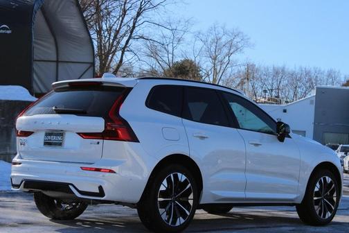 2026 Volvo XC60 B5 Plus