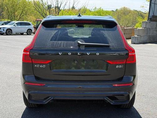 Onyx Black Metallic 2025 Volvo XC60 B5 Plus