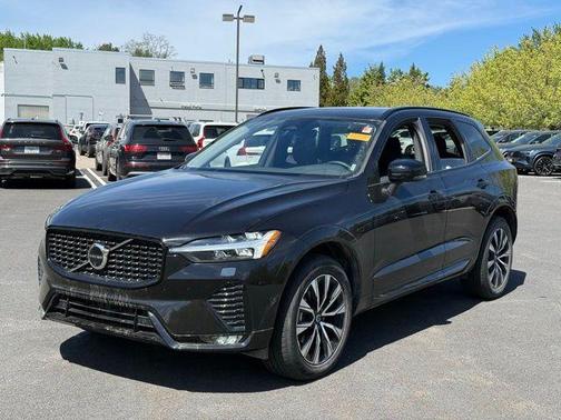 Onyx Black Metallic 2025 Volvo XC60 B5 Plus