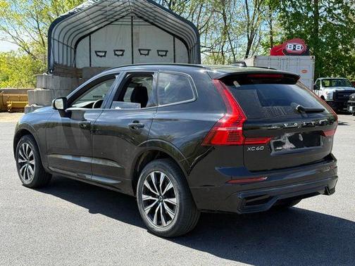 Onyx Black Metallic 2025 Volvo XC60 B5 Plus