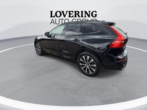 Onyx Black Metallic 2025 Volvo XC60 B5 Plus