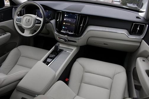 2025 Volvo XC60 Plug-In Hybrid T8 Plus