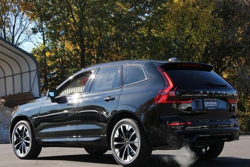 2026 Volvo XC60 B5 Plus