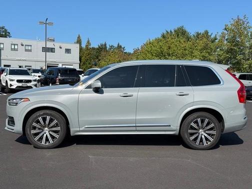 2024 Volvo XC90 B6 Plus Bright Theme 7-Seater