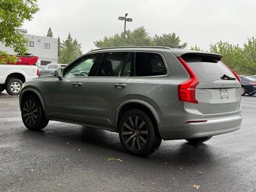 2024 Volvo XC90 B5 Plus Bright Theme