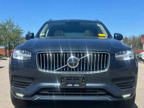 2020 Volvo XC90 T5 Momentum 7 Passenger