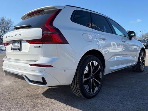 2026 Volvo XC60 B5 Ultra