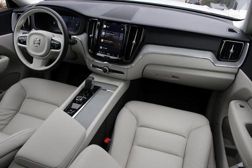 2025 Volvo XC60 Plug-In Hybrid T8 Plus