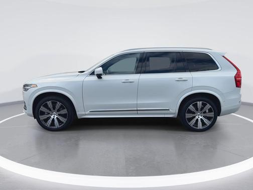 Crystal White Metallic 2023 Volvo XC90 B6 Ultimate 7-Seater