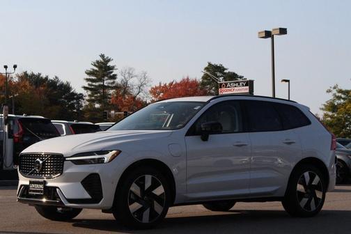 2025 Volvo XC60 Plug-In Hybrid T8 Plus