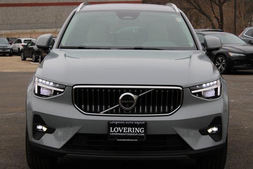 2025 Volvo XC40 B5 Plus Bright Theme