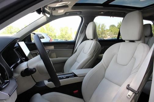 2026 Volvo XC90 B6 Ultra Dark Theme 7-Seater
