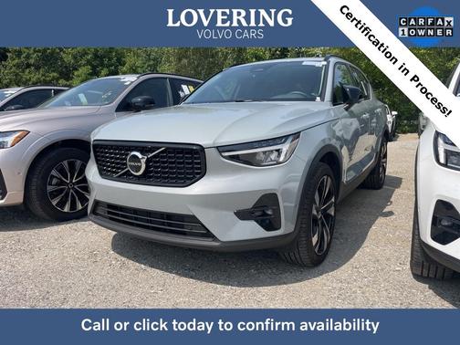 2025 Volvo XC40 B5 Plus Dark Theme